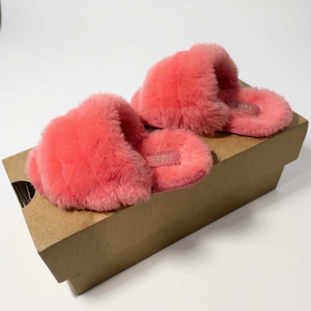 [KID] UGG Hot Pink Sheepskin Slippers – Size 6 Toddler, Fleece Lined